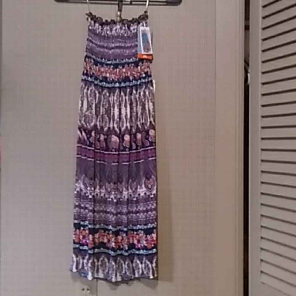 NWT💜 Slinky Paisley Maxi Dress